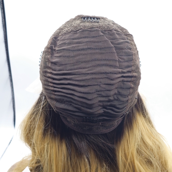 Uniwigs Silk Bow Honey Blonde w/ Shadow Root Wavy Synthetic Lace Front Wig - Picture 10 of 10